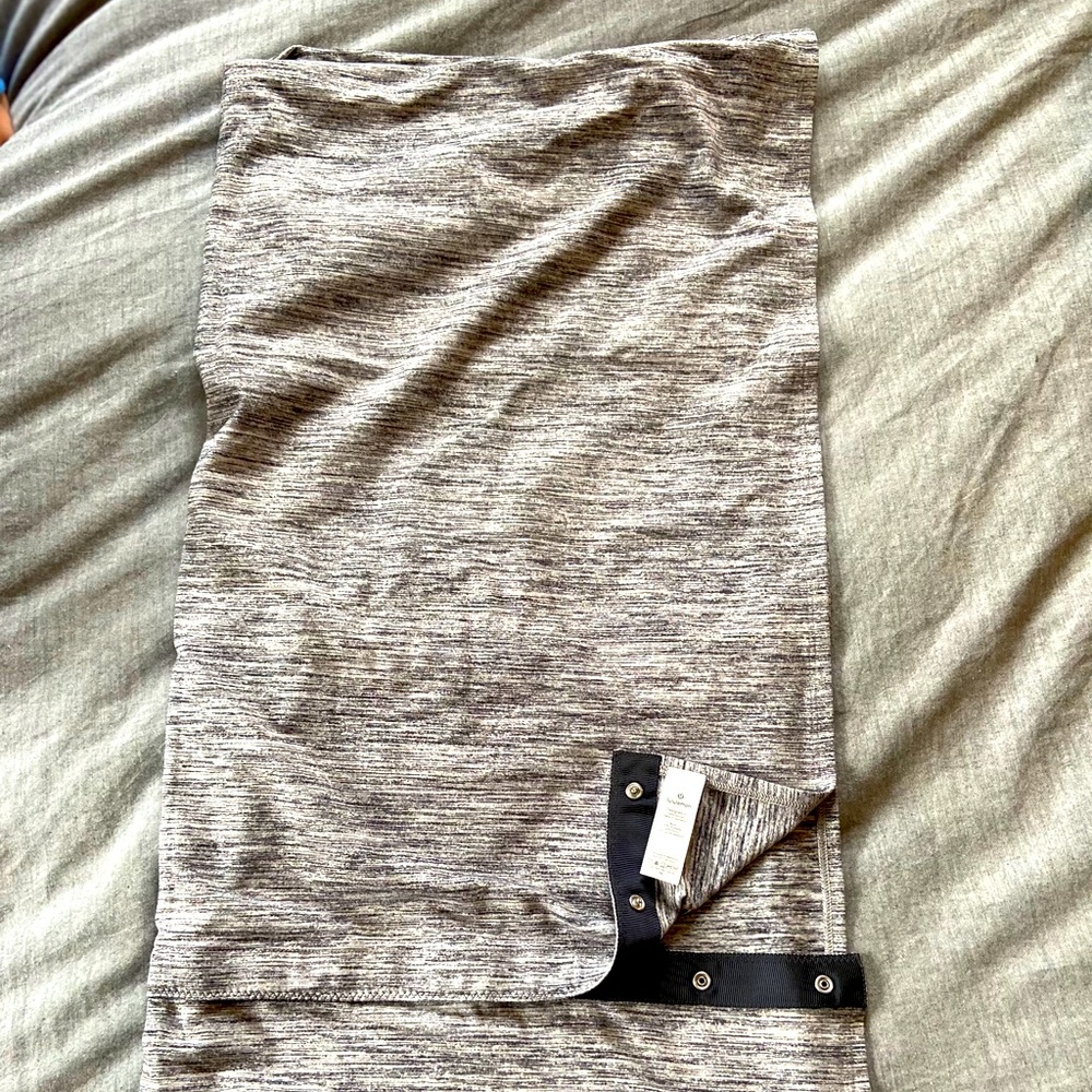 Lululemon, gray scarf, button up